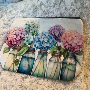 Floral Hydrandeas in Vases Cosmetic Pouch Clutch bag NWT 9” x 7x 2.25”